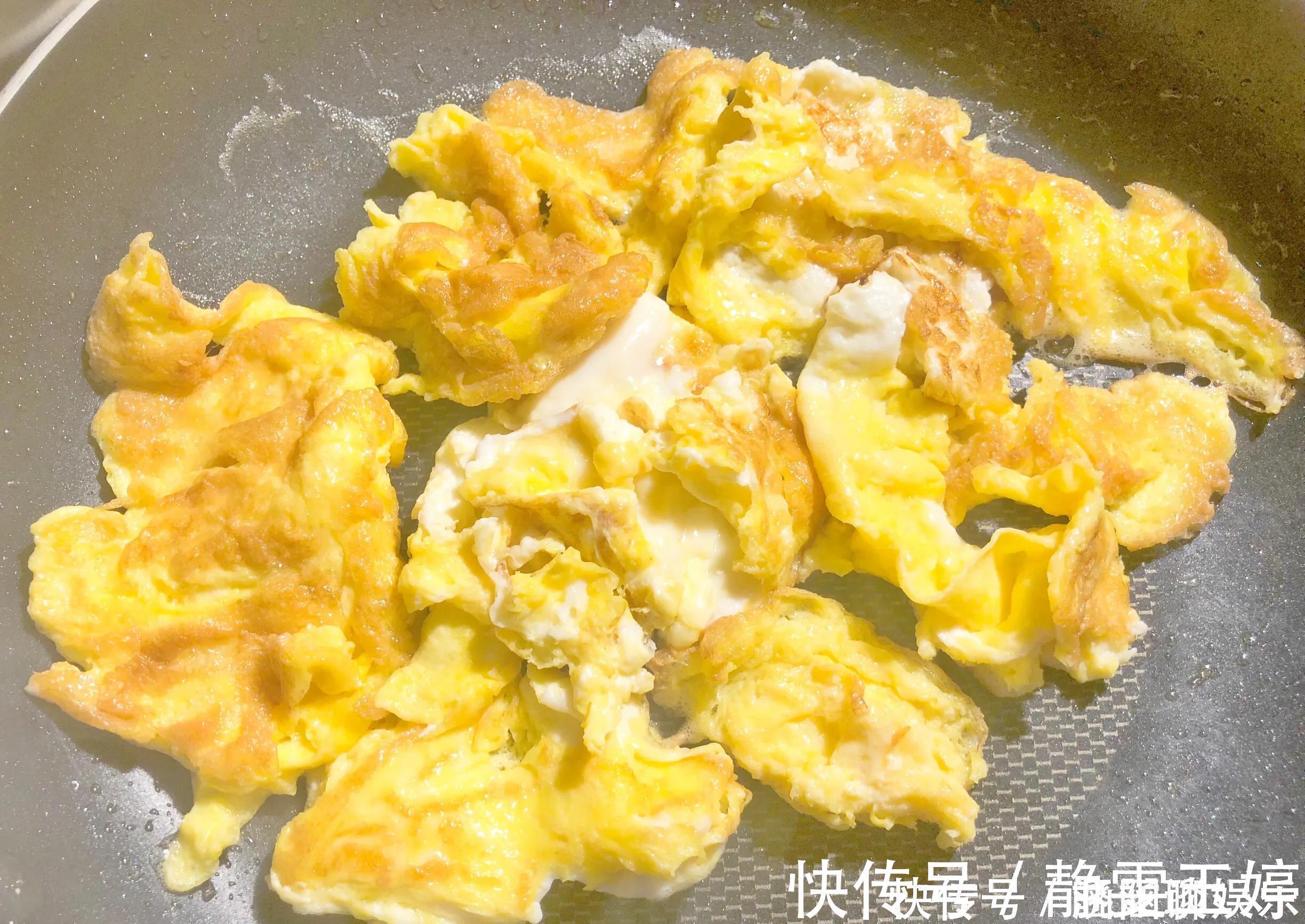 快手鲜香韭菜盒子,不发面不用饺子皮,隔几天都不硬,放凉更好吃