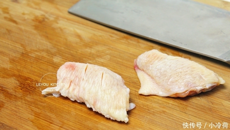 夏天的懒人焖饭,不用炒,所有料直接下锅,鸡翅嫩滑,米饭入味