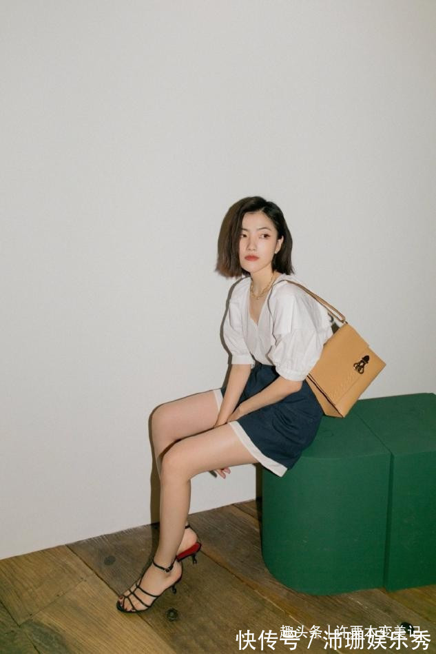 饱和度 女人不管年纪多大,买短袖要记住这三不要,俗气廉价,谁穿谁丑!