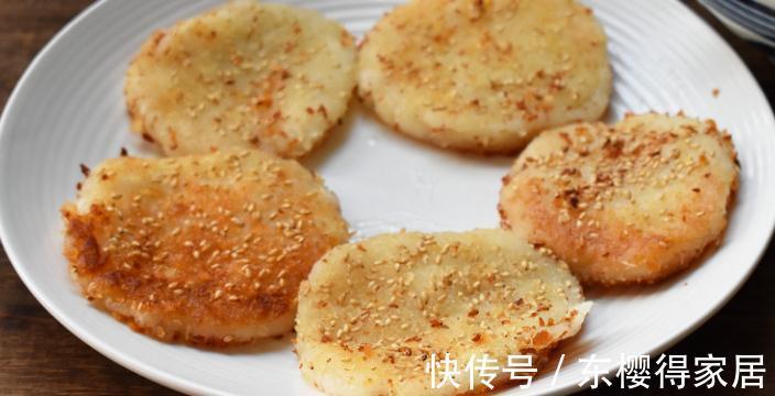 秋天就该多吃这食材,简单几步做成小饼,香脆软糯,好吃营养解馋