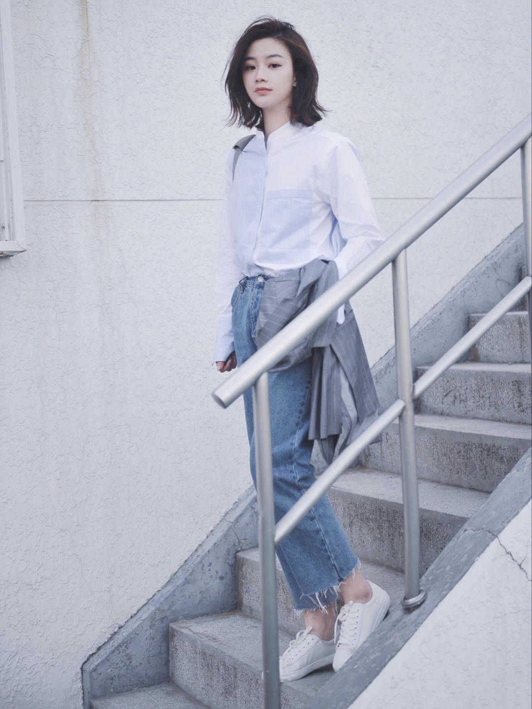 半身裙|西服不只是职业装,内搭T恤+印花半身裙,休闲又时髦,超好看