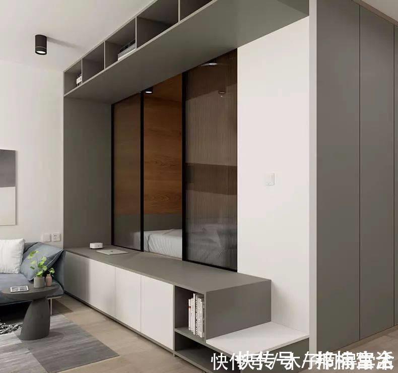 彩虹玻璃|女孩的40㎡小家:玄关布置衣帽间,岛台连接餐桌,一人住真惬意!