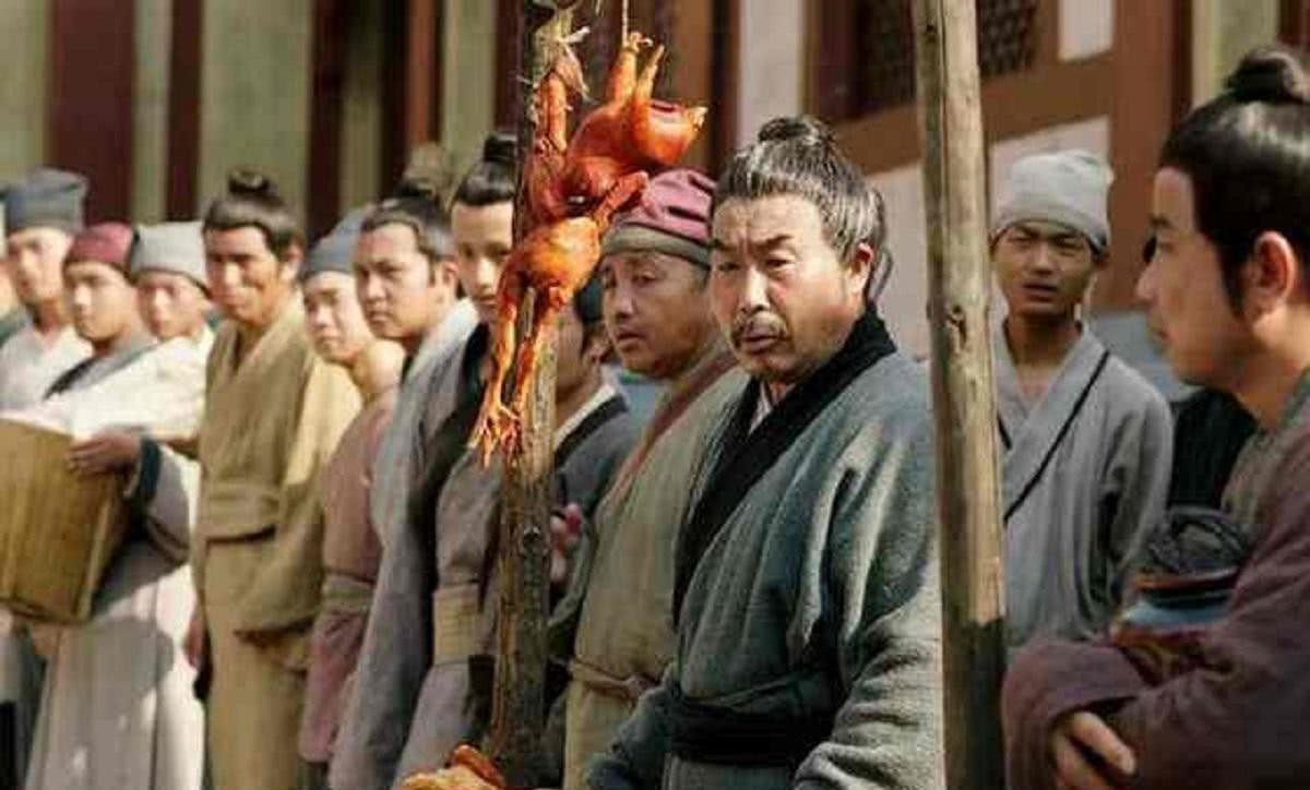 皇帝|将军一生横刀立马,为朝廷立下赫赫战功,死后抛尸在外不敢下葬