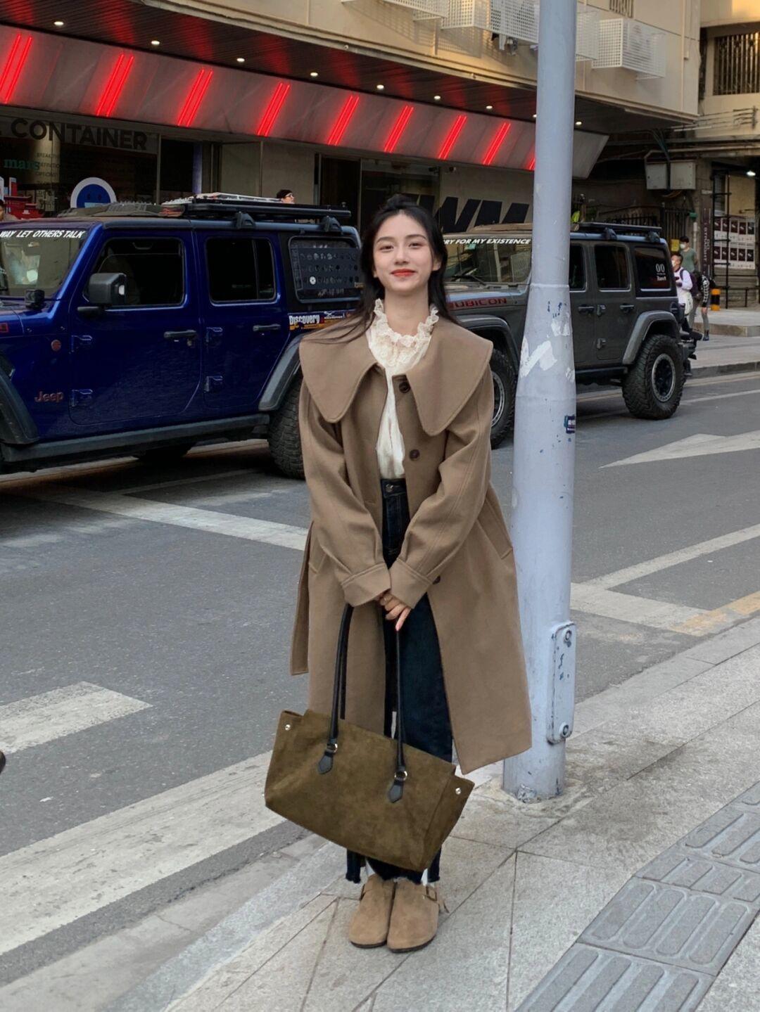 毛呢|冬天想要穿出高级感?一定要试一试灰色和粉色的搭配,高级又时尚!