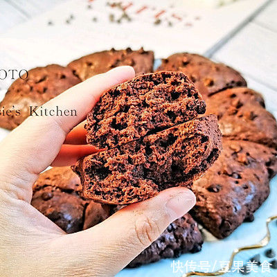 这道超浓郁的巧克力司康，一上桌就被哄抢一空