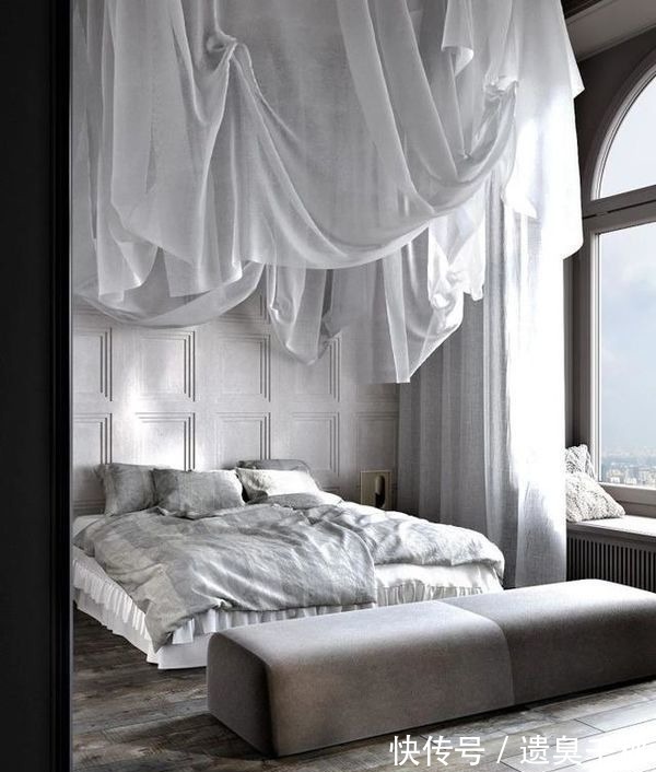 单身公寓|外国小伙的93㎡单身公寓,全屋轻奢风,卧室纱帘让网友吵翻了天