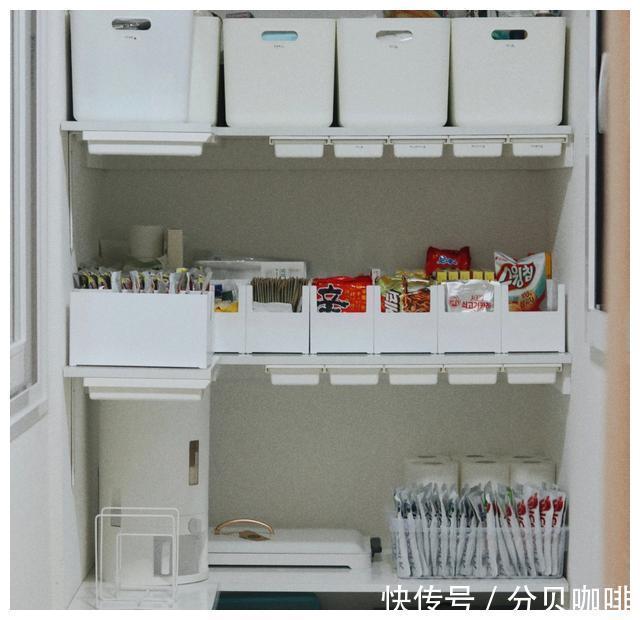 卫生间门|进门无玄关?试试她家的方法,还能多出一个餐厅,实用又耐看!