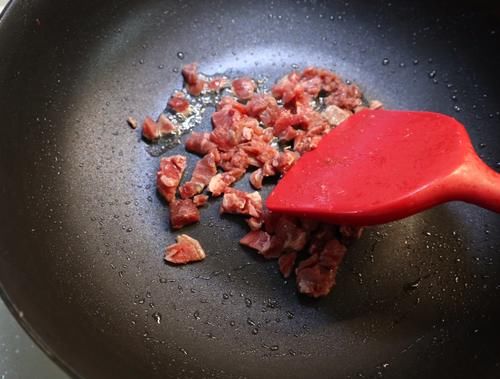 做茄子掌握不好放多少油，牢记这3点，茄子不油不腻，特下饭！