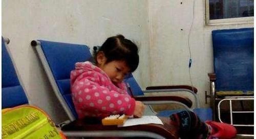 幼儿园|在家总挑食的女儿,上幼儿园后却食欲大增,老师发来照片惹怒妈妈