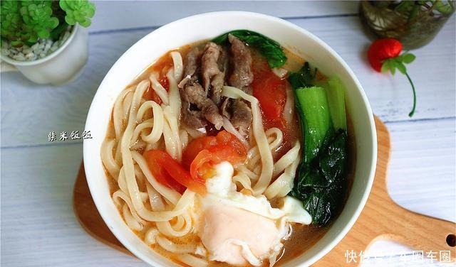 女儿早餐最爱这碗面,每次做一大碗,连汤也不剩!