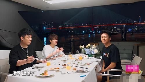 王征宇|內容“借鑒”《極挑》，情懷“引用”《跑男》，這檔綜藝還剩啥？