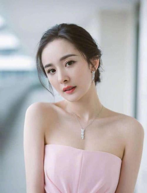 唐艺昕|女生脸上有这4个特征,常被称为精致脸,很容易招惹异性!