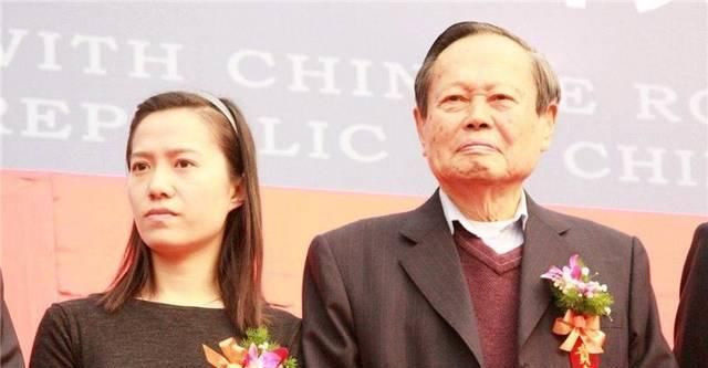 历史|杨振宁允诺翁帆“将来我不在了,我赞成你再婚”翁帆只回13字