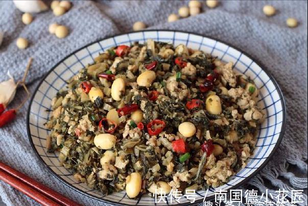 米饭|这菜跟黄豆一起煮，香辣开胃还补钙，3碗米饭不够吃