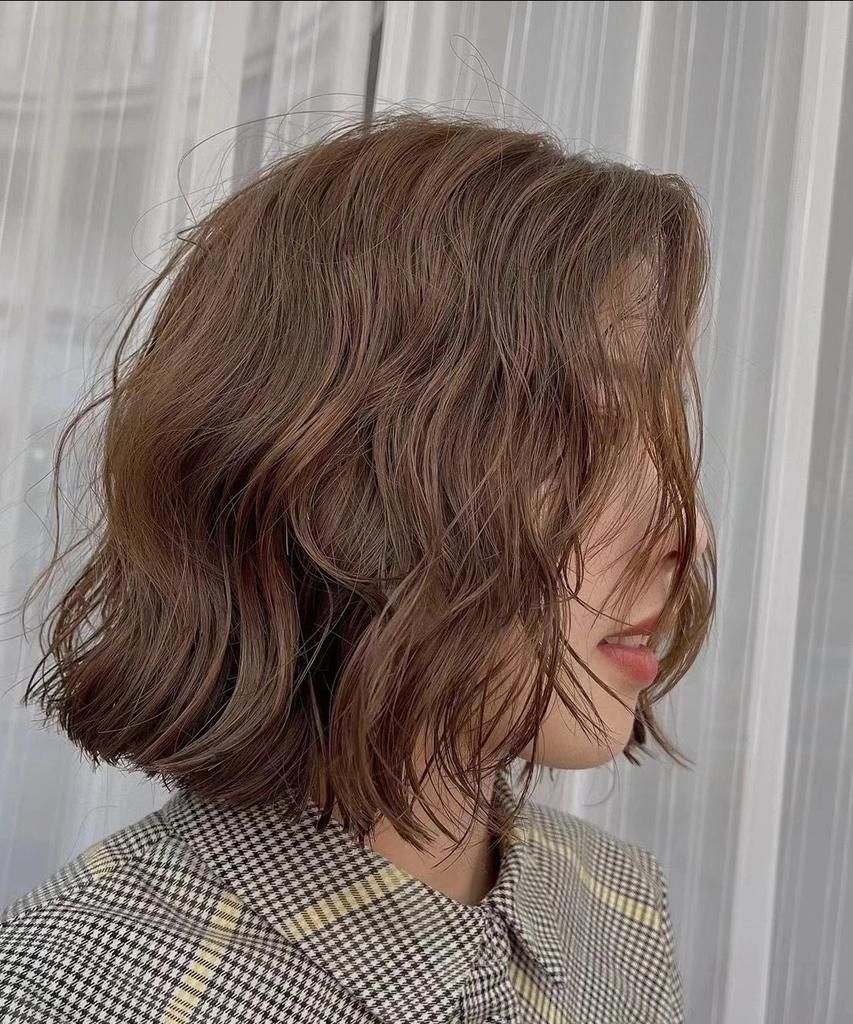 越烫越时尚发型20款，蓬松瘦脸真洋气，有你同款吗