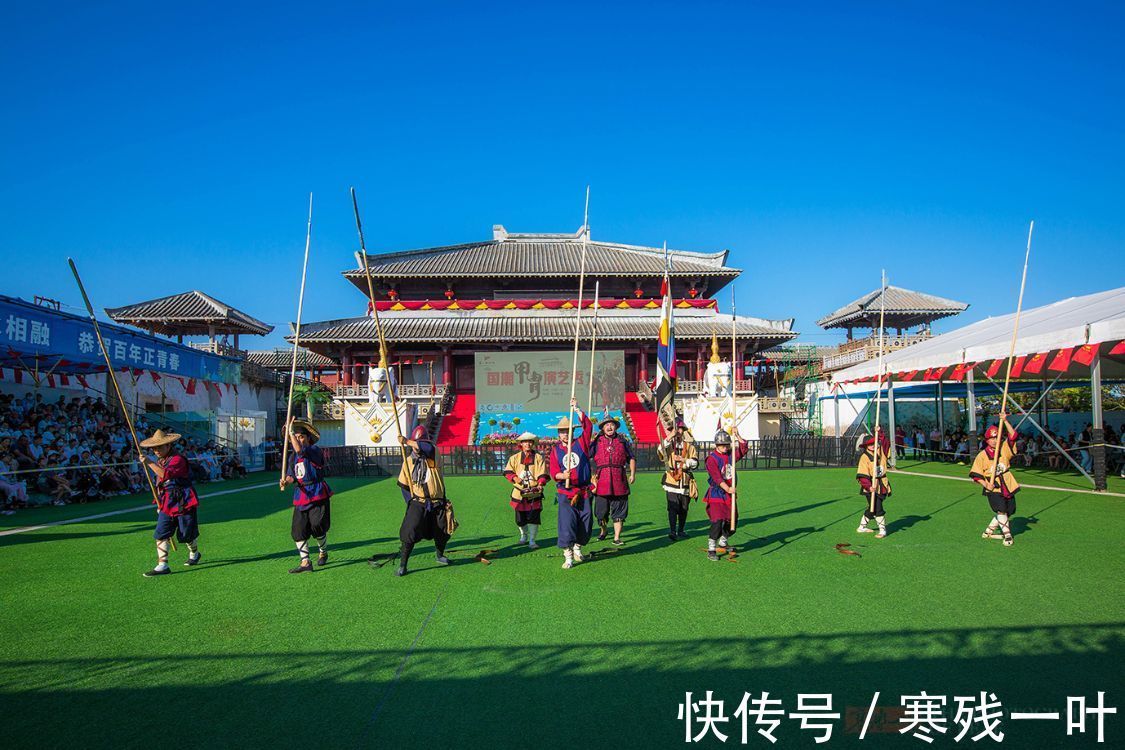 校场&中国传统的甲胄你见过吗?一套60多斤穿在现代人身上,走路都吃力