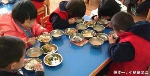 适应能力|女儿上幼儿园后一回家就喊饿,看到辞职老师晒午餐,宝妈不淡定了