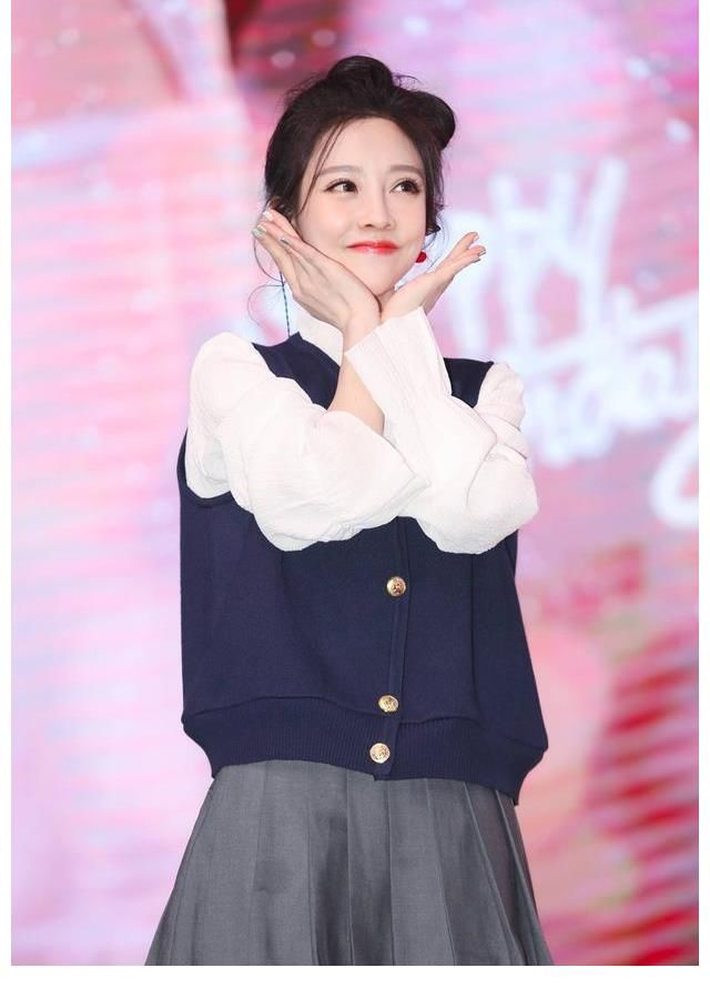 冯提莫牵手小鬼王琳凯，带来甜蜜对唱《东西》，拉响心动警报