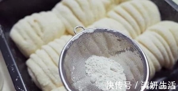 高筋面粉|手撕面包的做法，出炉香甜柔软还拉丝，再也不用买了