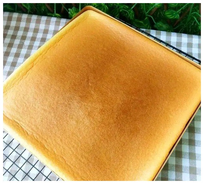 小孩嘴馋想吃蛋糕，没有淡奶油，妈妈用这个方法，酸酸甜甜更美味