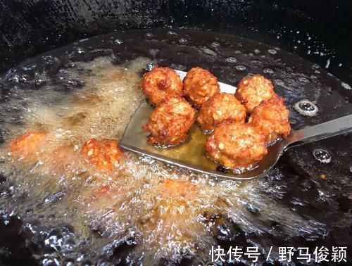 肉丸|炸肉丸,牢记“三放两不放”,丸子外酥里嫩,放凉了都不发硬!
