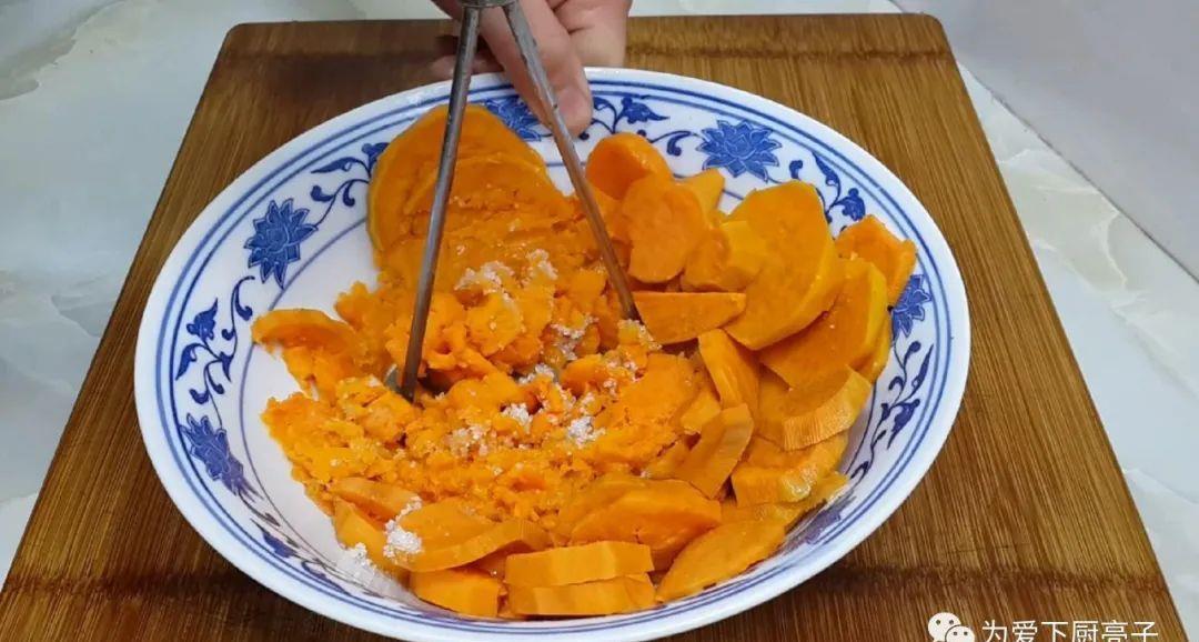  技巧|丸子别只会买着吃了，学会3个小技巧，软糯又香甜，真的越嚼越香