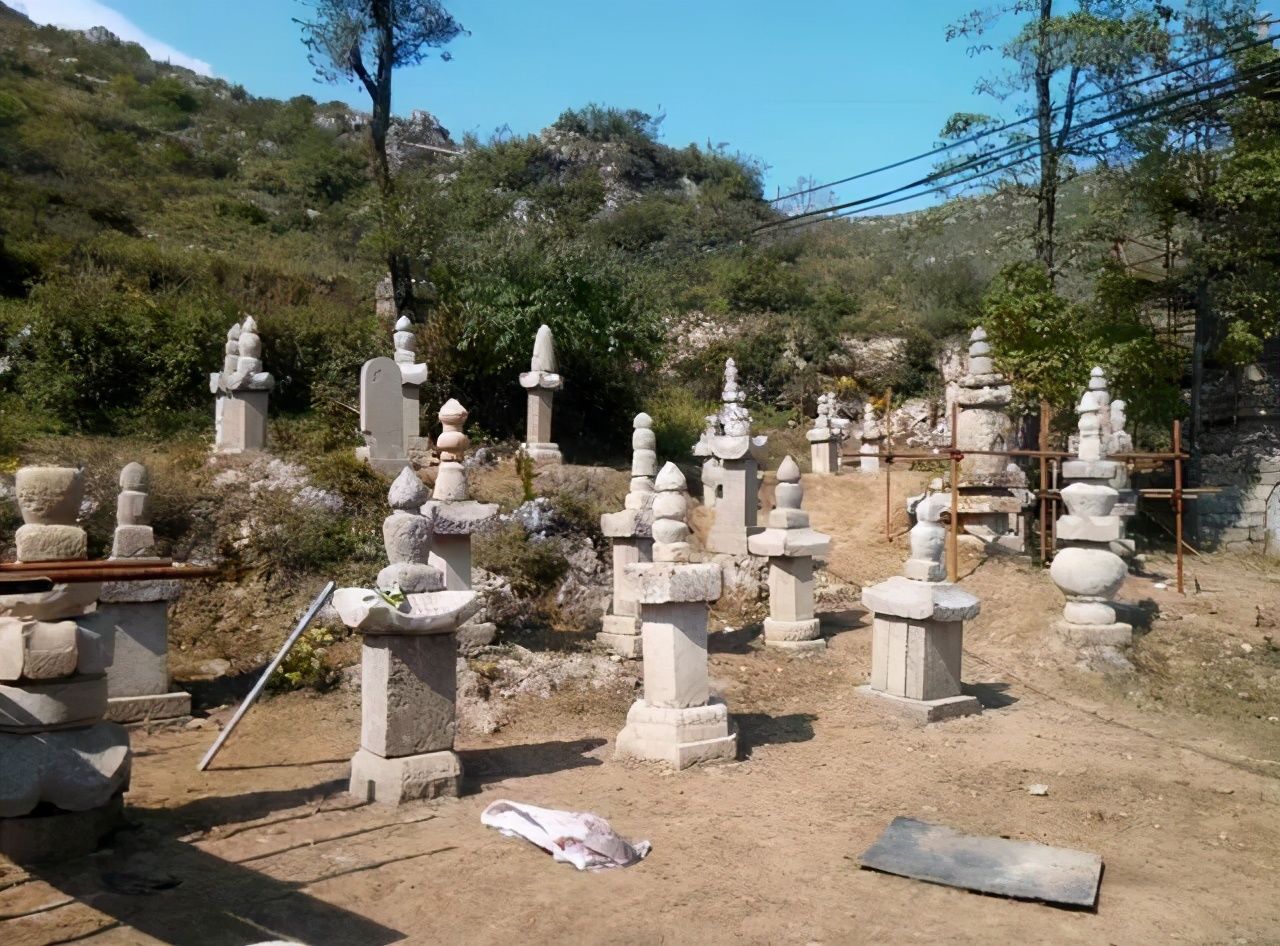  悬崖|太行深处的悬崖古寺，凿了60多年才建成，至今已有400年历史