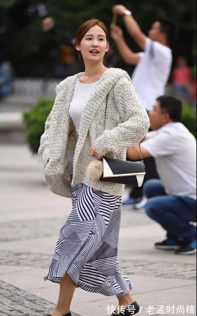 性感|街拍:笑容灿烂性感漂亮的美女样子真动人