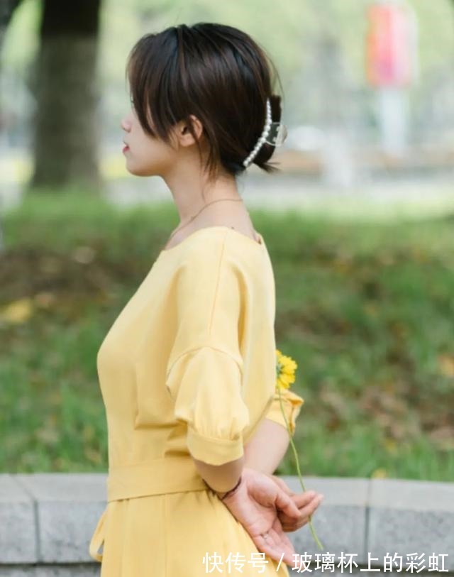 小马尾 别再乱剪头发了!这4款发型才好看又清凉!