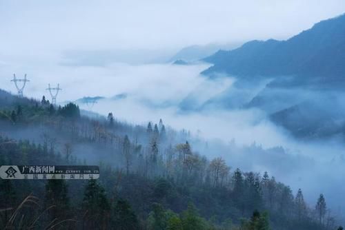 广西全州：天湖景区雨后云雾缭绕如仙境(组图)