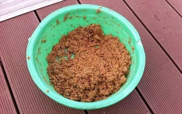 活了半辈子才知道,这“两套饵”比小药还好用,冬钓鲫鱼少不了