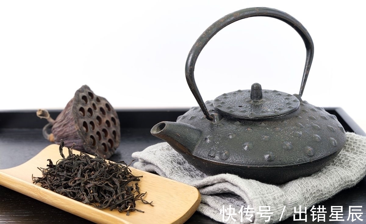 卢仝&史上最经典的一首茶诗是哪首？作者因这首茶诗而被誉为“茶仙”