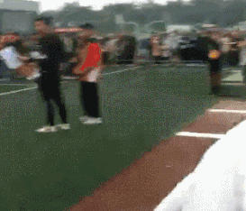 |搞笑趣图:女神和女汉子坐姿的区别