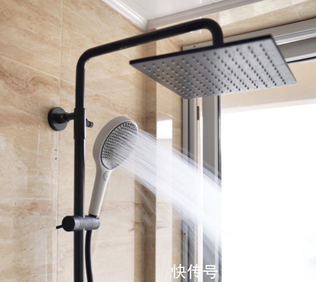 晕倒|孕晚期怎么洗澡,会不会抻到肚子?5个小细节要注意,保护好胎儿