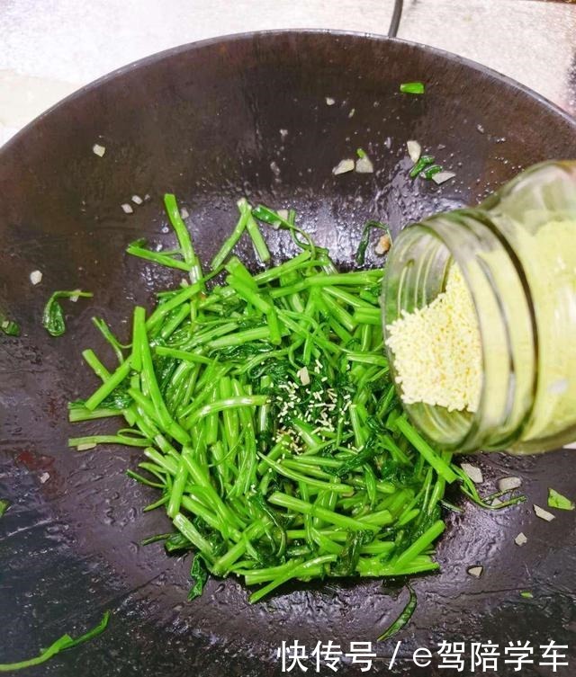 它是“肠道推粪机”,润肠通便,吃一次排空宿便,轻松又舒坦!