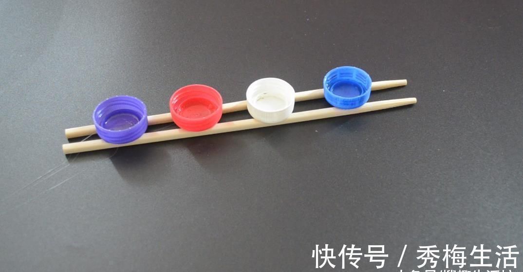 瓶盖粘在一次性筷子上, 解决了很多家庭困扰的烦恼, 看完赶紧试试