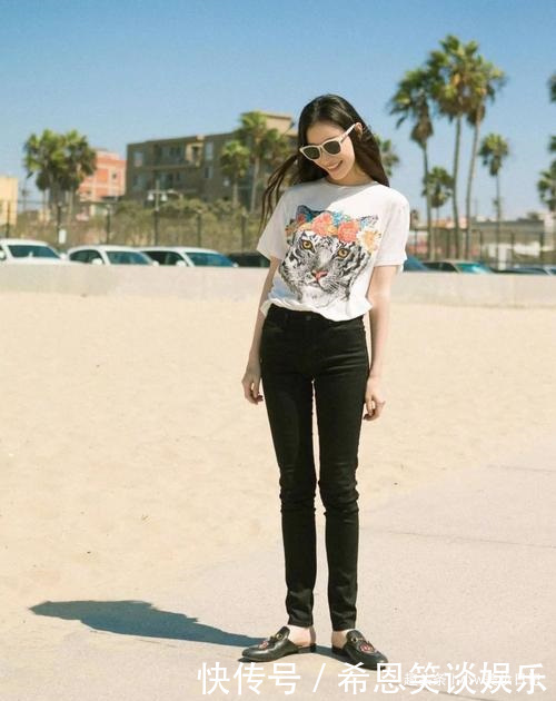 穆勒|“小白鞋”大势已去！今年流行3双“百搭鞋”，时髦洋气又舒适