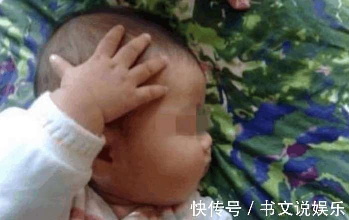 检查|妈妈发现一岁的孩子总是喜欢摸头,去医院检查后,让她庆幸不已