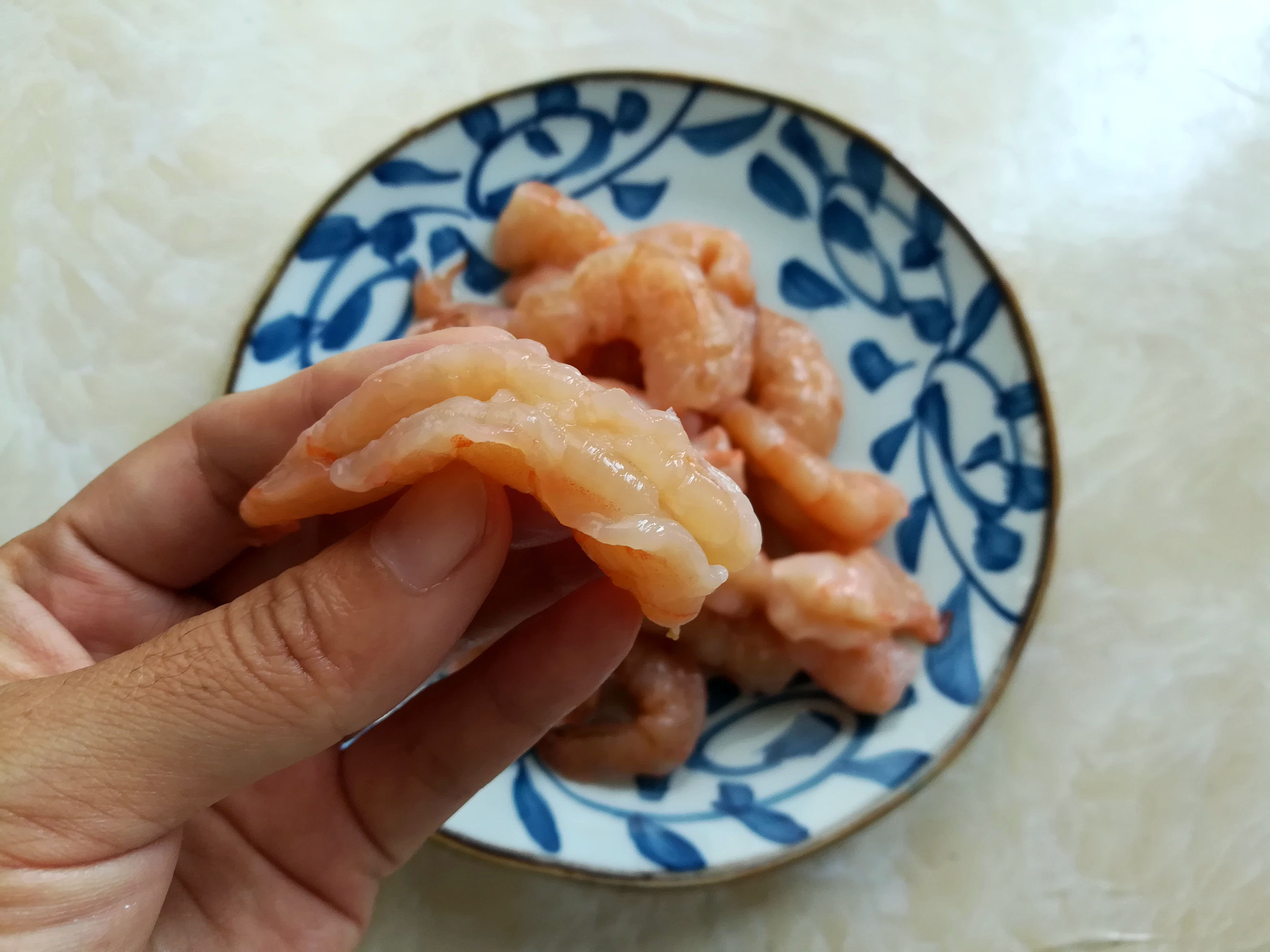  香嫩|做虾丸时，记住“2加1冷”的窍门，虾丸香嫩细滑，营养又鲜美