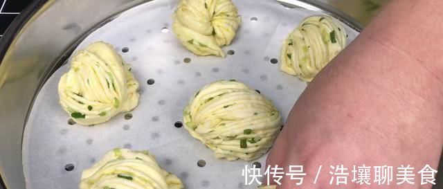 亮子|花卷的做法大全之一，教您最简单的方式，照样蓬松暄软层次分明
