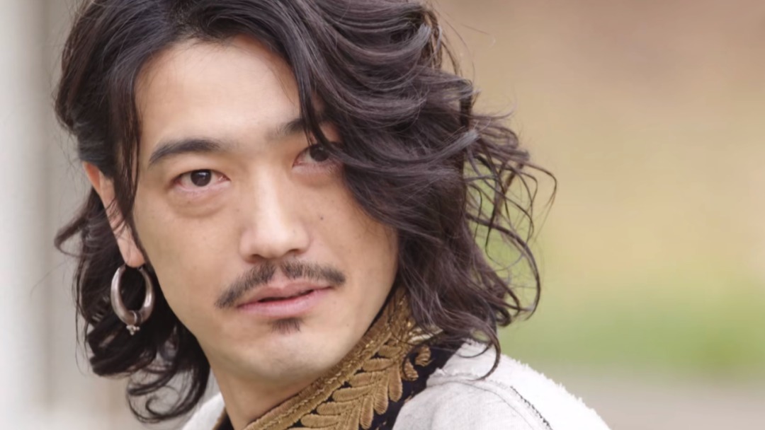 圣刃|《假面骑士圣刃》刃王剑十圣刃登场!