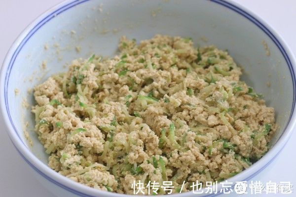 肉丸|炸丸子不用油,照样外酥里嫩,这样做的天天吃都不怕