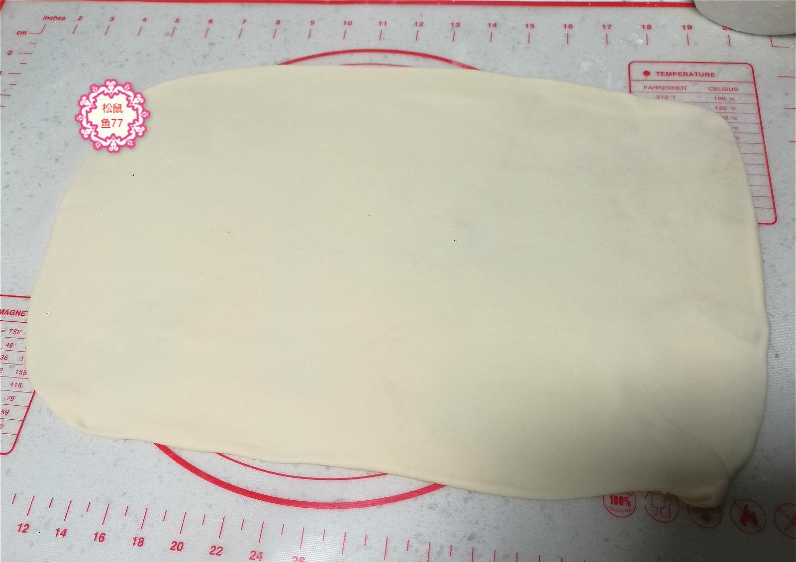 薄薄的皮儿脆脆的壳儿，一捏就碎一碰就掉渣，这个烧饼真香！