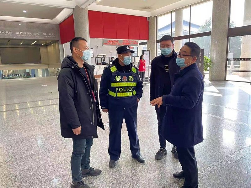 低薪|公安雁塔分局旅游警察大队节前深入景区开展联合执法检查