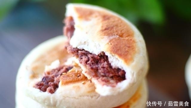 一碗面粉，一碗豆沙，做少油少糖的发面饼，老人孩子放心吃