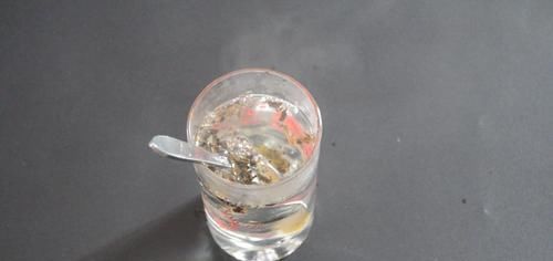 早上起床后口苦口臭？教你一招，让你轻松告别口苦口臭，效果很棒