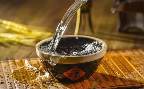 嘌呤|一旦查出尿酸高，这6种食物，尽早列入黑名单，有你爱吃的吗？