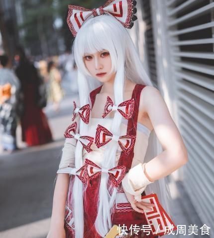 藤原妹红|初中小太妹cos藤原妹红,全网都盯着她“鞋拔长腿”,咋做到的