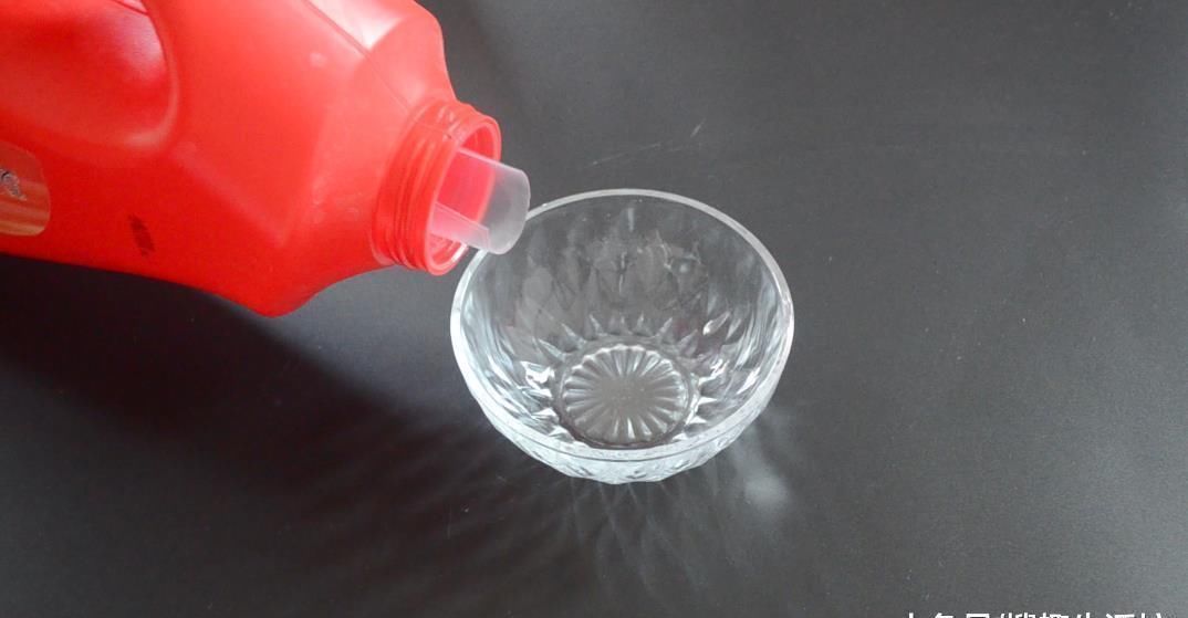 花露水|花露水倒进洗衣液里太实用了, 可惜很多人还不知道, 学会受用一生
