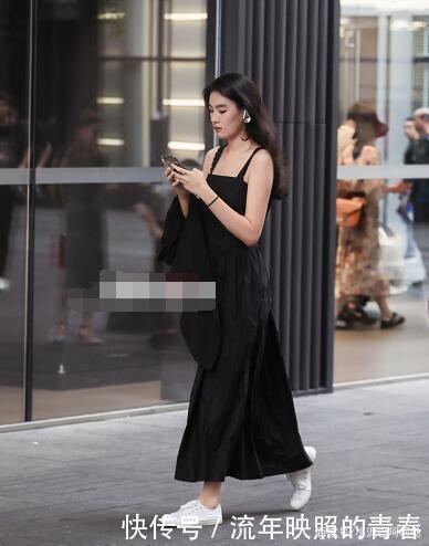 不管日常还是通勤,少不了这双小白鞋